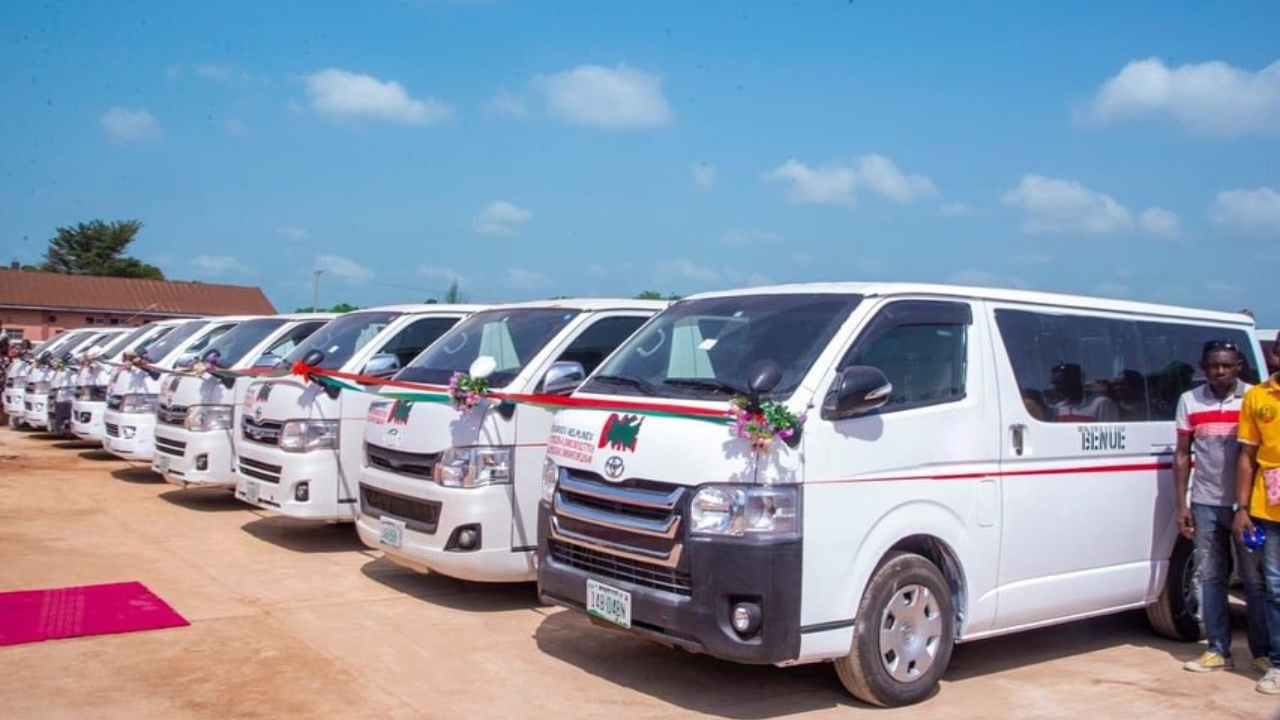 ALIA HANDS OVER 100 BUSES TO BENUE LINKS TRANSPORT COMPANY